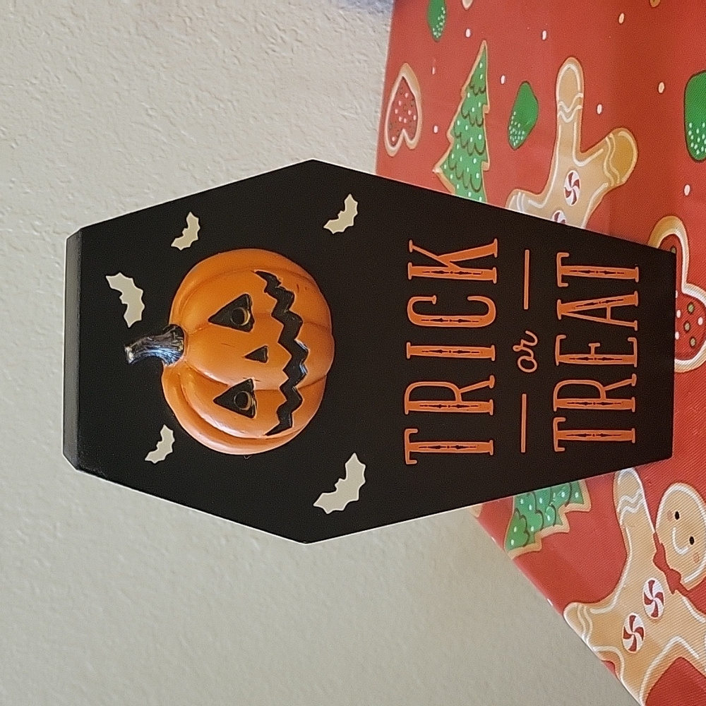 Coffin & pumpkin light up decoration